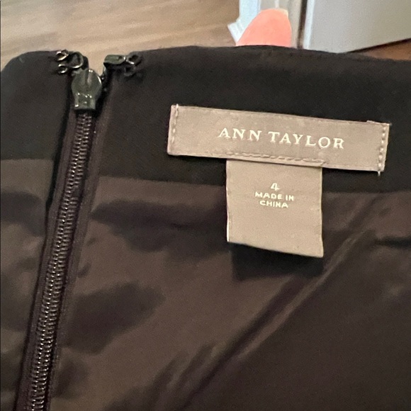 #1033+ Elegant Black Women's Skirt - Picture 4 of 8